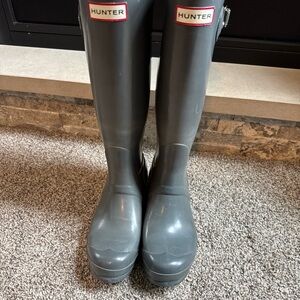 Women’s Size 6 Gray Hunter Waterproof Boots